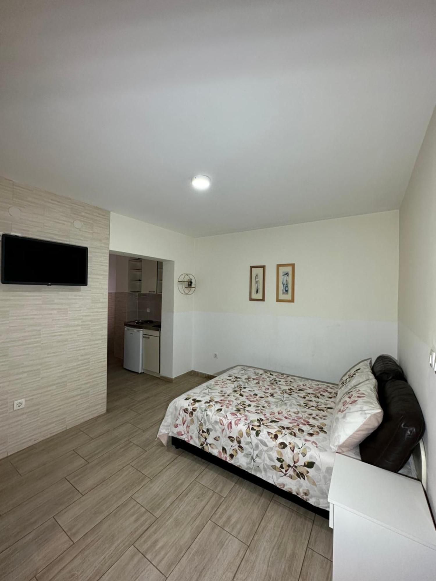 Apartmani Simona Budva Eksteriør bilde