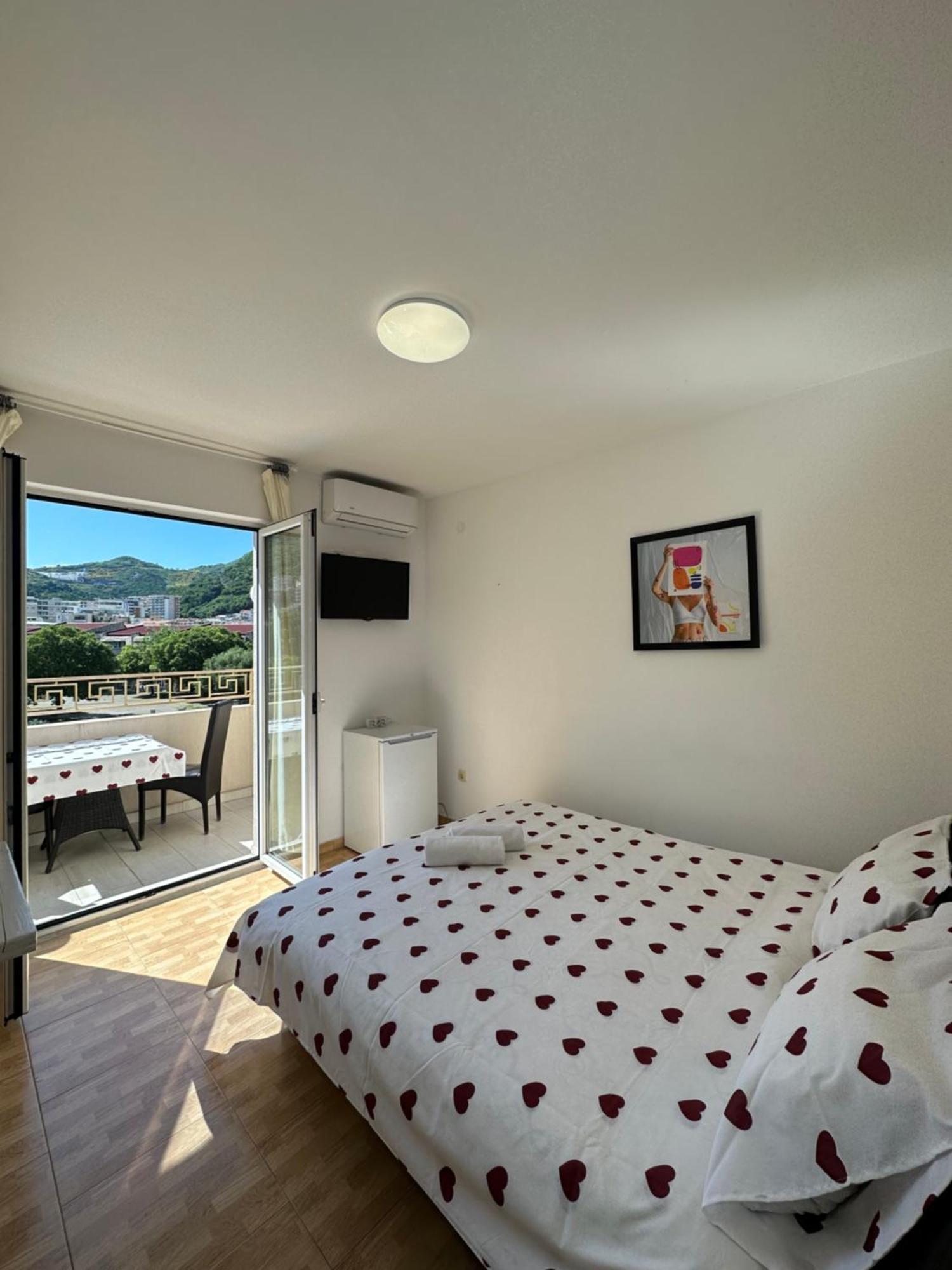 Apartmani Simona Budva Eksteriør bilde